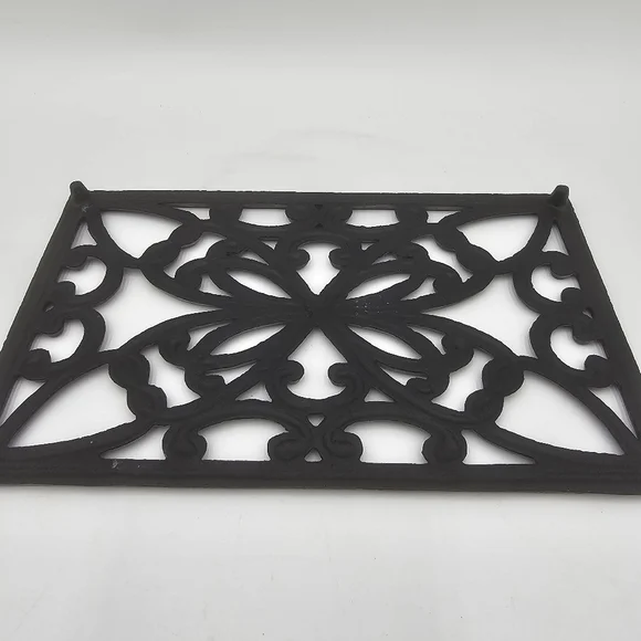 Rectangular Trivit With Detailed Pattern. - Picture 3 of 4